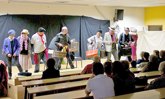 atelier d'expression théâtrale Quimper Théâtre visuel masques